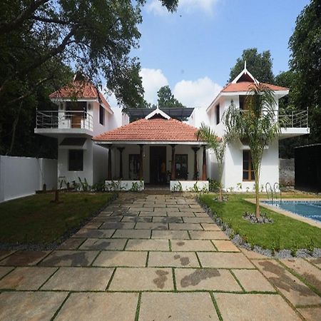 Courtyard Castle Heritage Resort Pondicherry Exteriör bild