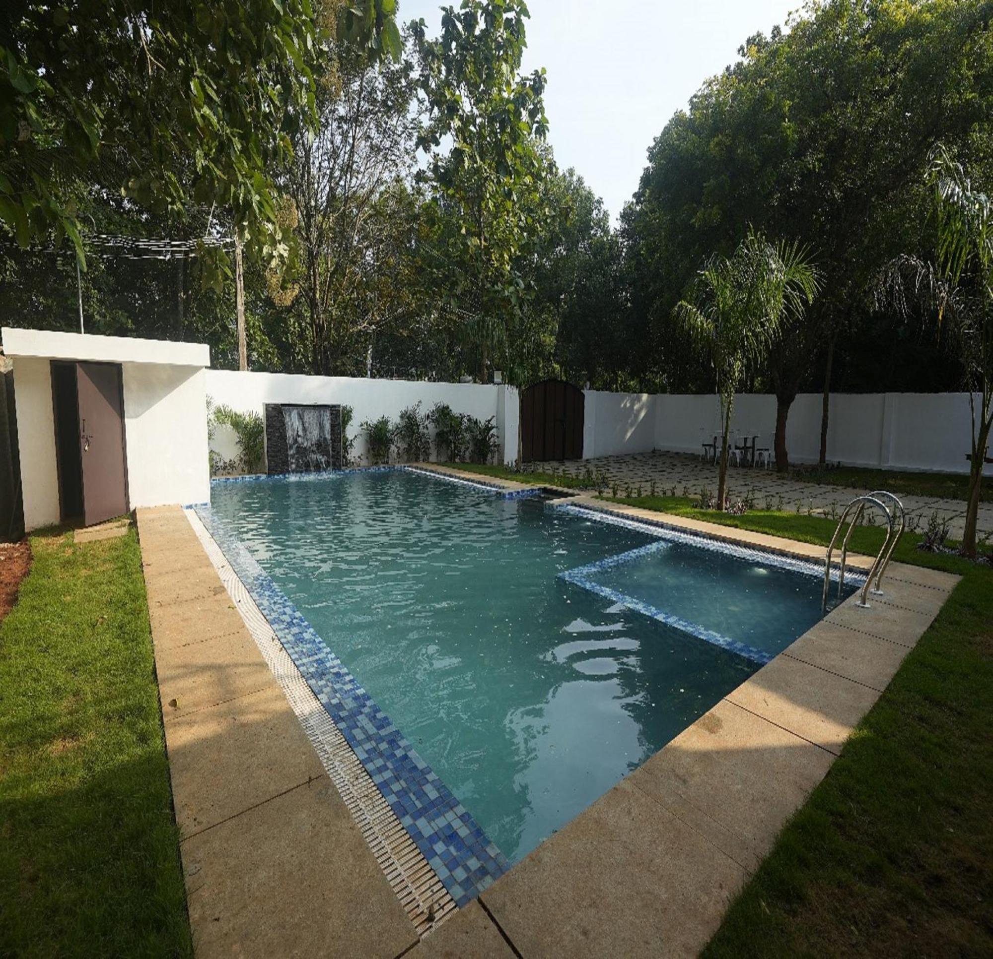Courtyard Castle Heritage Resort Pondicherry Exteriör bild